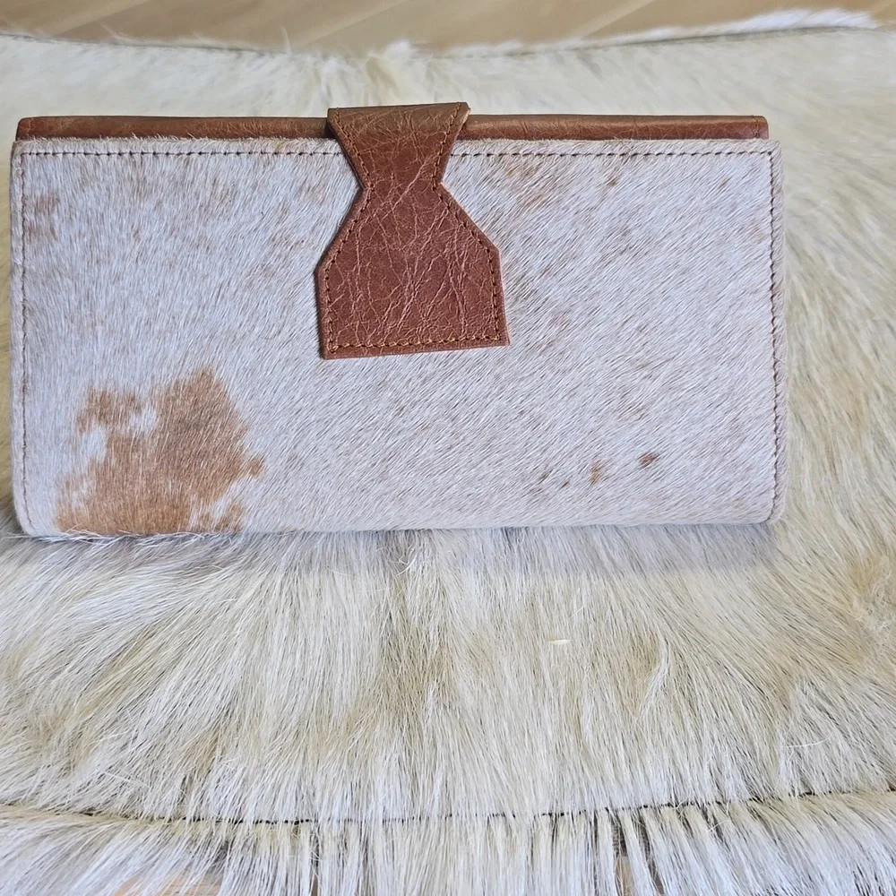 Cowhide Leather Wallet - Picture 5 of 13